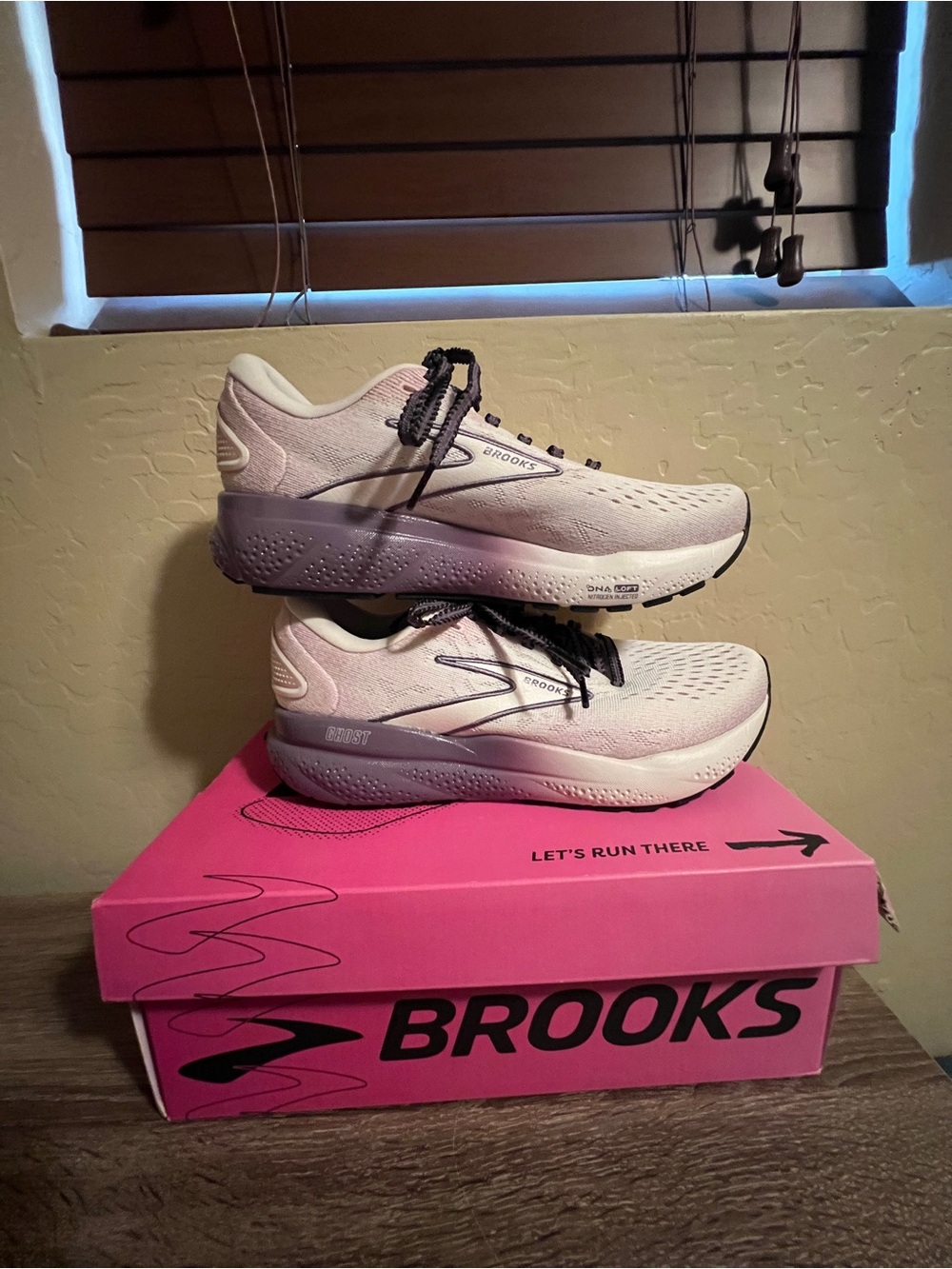 Brooks Ghost 16 Run Sneakers Empower Her Purple Lilac White Women’s 8.5 NIB - Picture 3 of 12